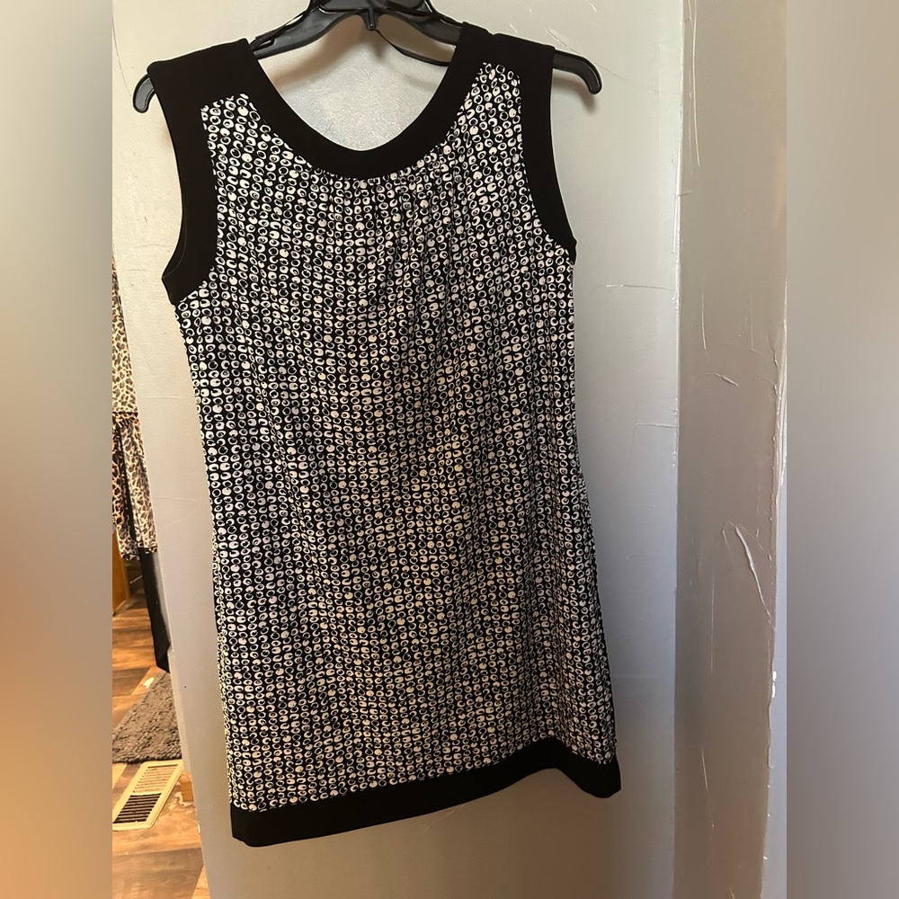Used size 8 sleeveless Scarlett Dress